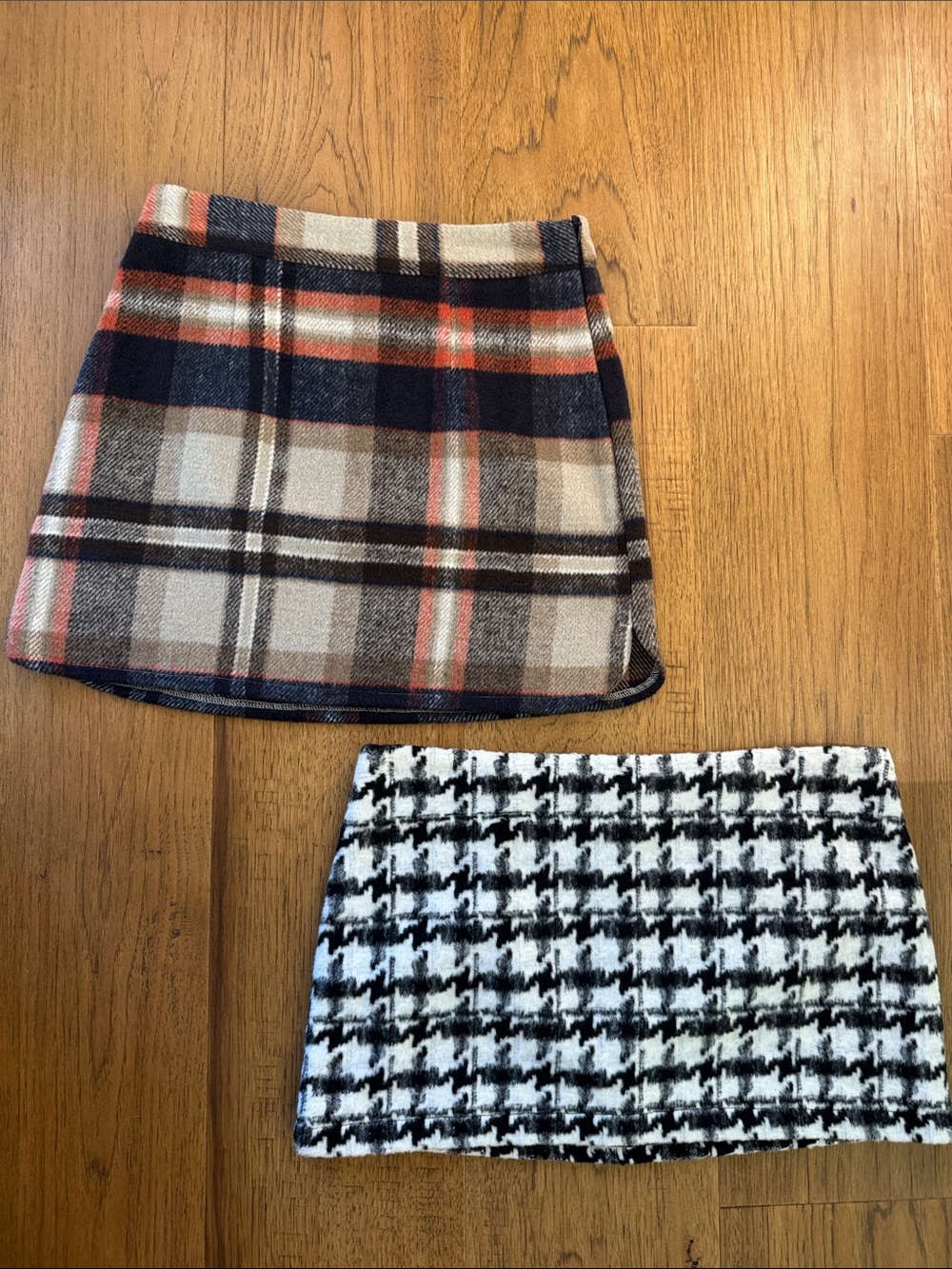 NEOT FOREVER 21 WINTER SKIRTS LOT OF 2